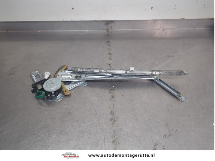 Gebruikte Raammechaniek 4Deurs links-voor Suzuki Ignis O204327