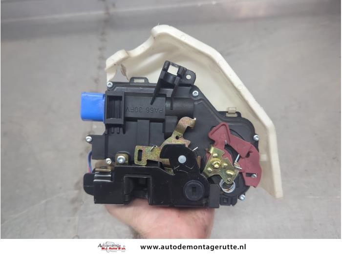 Gebruikte Deurslot Mechaniek 4Deurs rechts-achter Volkswagen Golf O204339