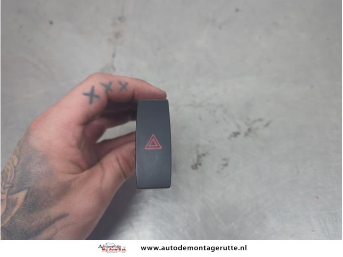 Gebruikte Alarmlicht Schakelaar Mazda 6 O204380
