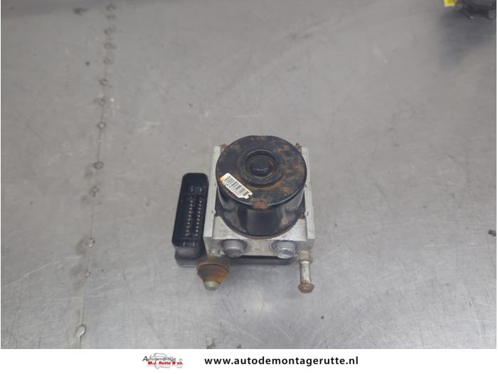 Gebruikte ABS Pomp Suzuki Swift O204401