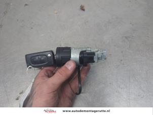 O204491 Gebruikte sleutel+contactslot Peugeot Partner