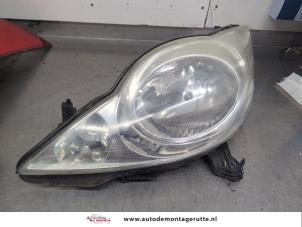 O204510 Gebruikte koplamp links Peugeot 107