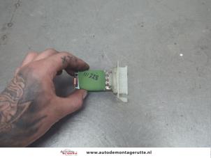 O204511 Gebruikte kachel weerstand Peugeot 107