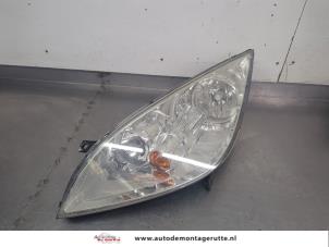 O204528 Gebruikte linker koplamp Mitsubishi Colt