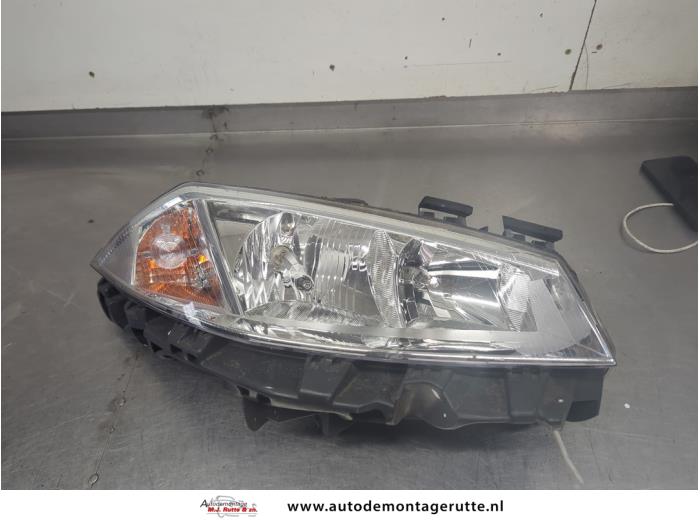 Gebruikte Koplamp rechts Renault Megane O204546