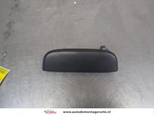 O204562 Gebruikte portiergreep 4deurs links-achter Suzuki Alto