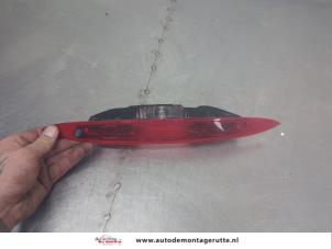 O204564 Gebruikte extra remlicht midden Renault Modus