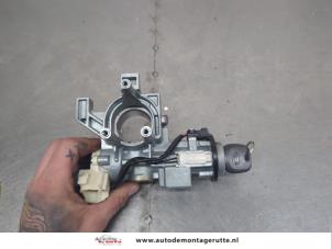 O204588 Gebruikte sleutel+contactslot Daihatsu Sirion