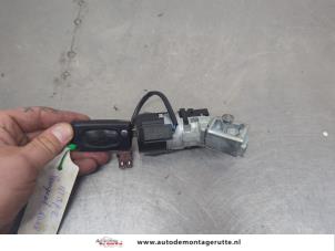 O204598 Gebruikte sleutel+contactslot Peugeot 5008
