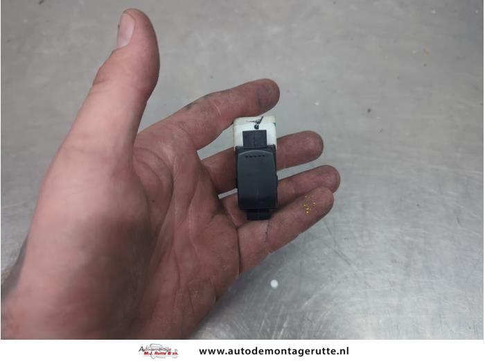 Gebruikte Elektrisch Raam Schakelaar Suzuki Alto O204601