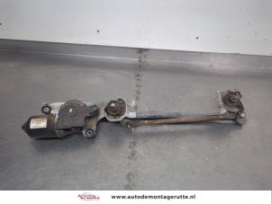 O204617 Gebruikte ruitenwismotor+mechaniek Mitsubishi Colt