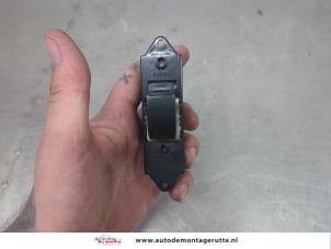 O204625 Gebruikte elektrisch raam schakelaar Mitsubishi Colt