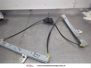 O204639 Gebruikte raammechaniek 2deurs links-voor Ford Fiesta