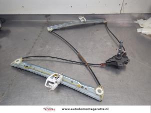 O204640 Gebruikte raammechaniek 2deurs rechts-voor Ford Fiesta