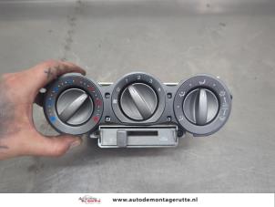 O204647 Gebruikte chaufage bedieningspaneel Mazda 2