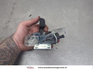O204652 Gebruikte cabriodak vergrendelslot Opel Tigra