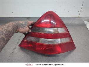 O204672 Gebruikte achterlicht rechts Mercedes SLK