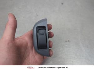 O204691 Gebruikte schakelaar elektrisch raam Toyota Aygo