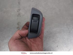 O204692 Gebruikte schakelaar elektrisch raam Toyota Aygo