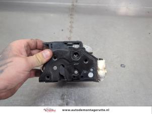 O204697 Gebruikte portierslot mechaniek 4deurs links-voor Seat Leon