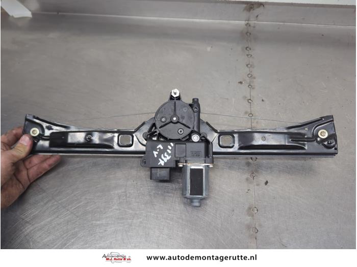Gebruikte Ruitmechaniek 2Deurs links-voor Peugeot Bipper O204720