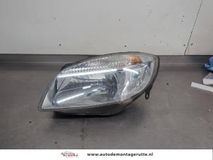 O204722 Gebruikte linker koplamp Skoda Fabia