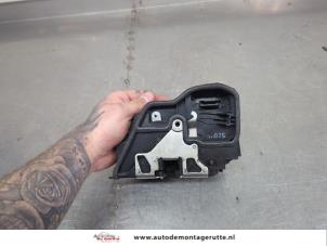 O204740 Gebruikte deurslot mechaniek 4deurs links-achter BMW X3