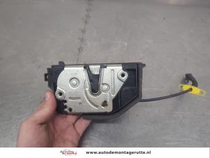 O204745 Gebruikte slotmechaniek portier 4deurs rechts-voor BMW X3