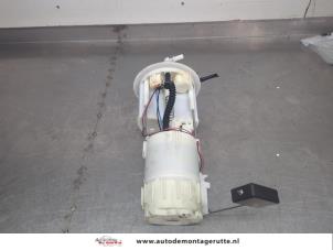 O204755 Gebruikte brandstofpomp elektrisch Peugeot 107