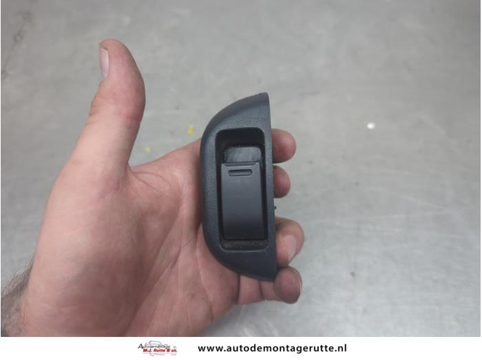 Gebruikte Elektrisch Raam Schakelaar Peugeot 107 O204757