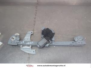 O204762 Gebruikte ruitmechaniek 4deurs rechts-voor Peugeot 107