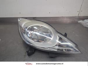 O204763 Gebruikte koplamp rechts Peugeot 107