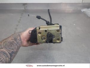 O204765 Gebruikte deurslot mechaniek 4deurs rechts-achter Citroen C3