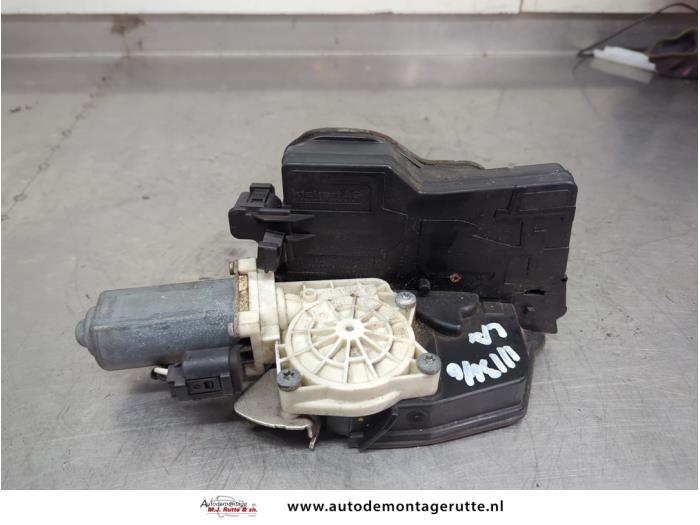 Gebruikte Deurslot Mechaniek 4Deurs links-achter BMW 7-Serie O204826