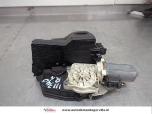 O204827 Gebruikte deurslot mechaniek 4deurs rechts-achter BMW 7-Serie