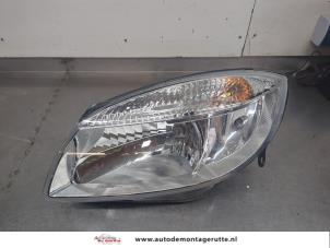 O204926 Gebruikte linker koplamp Skoda Fabia