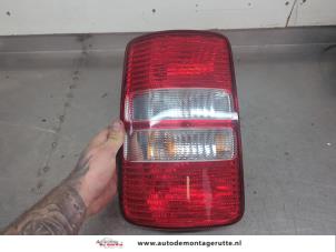 O204930 Gebruikte achterlicht links Volkswagen Caddy
