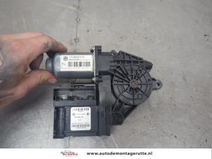 O204932 Gebruikte raammotor portier Volkswagen Caddy