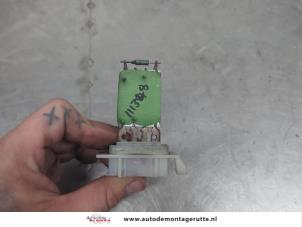 O204935 Gebruikte kachel weerstand Volkswagen Caddy
