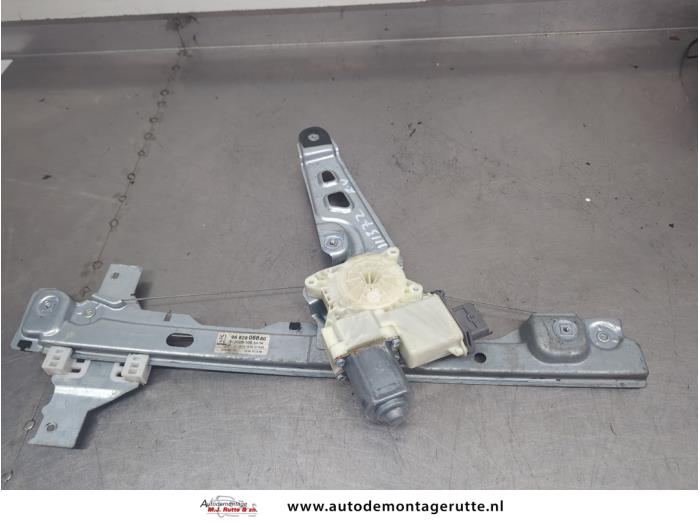 Gebruikte Raammechaniek 4Deurs rechts-voor Peugeot 5008 O204944