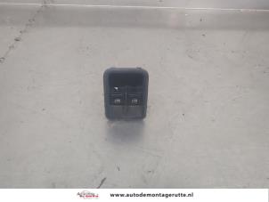 O204954 Gebruikte elektrisch raam schakelaar Skoda Fabia