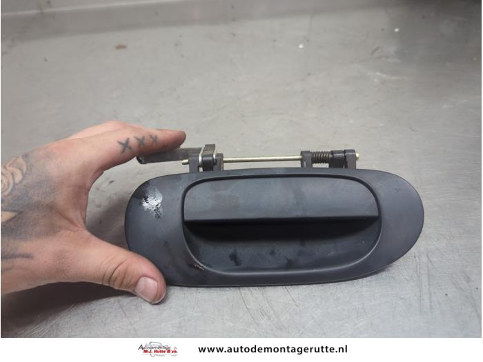 Gebruikte Deurgreep 4Deurs rechts-achter Mitsubishi Space Star O204981