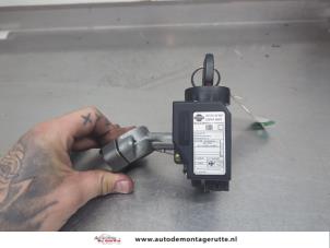 O204990 Gebruikte kontaktslot+sleutel Nissan Micra