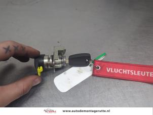 O205004 Gebruikte cilinderslot portier links Fiat Panda