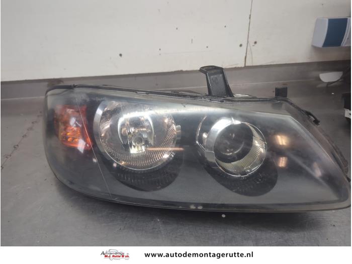 Gebruikte Koplamp rechts Nissan Almera O205010