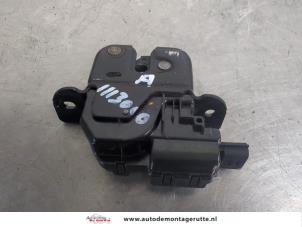 O205065 Gebruikte achterklep slotmechaniek Renault Megane