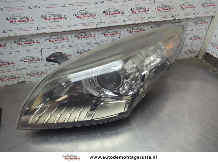 Gebruikte Koplamp links Renault Megane O205068