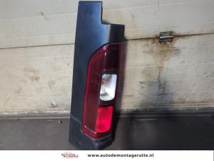 O205107 Gebruikte achterlicht links Renault Trafic