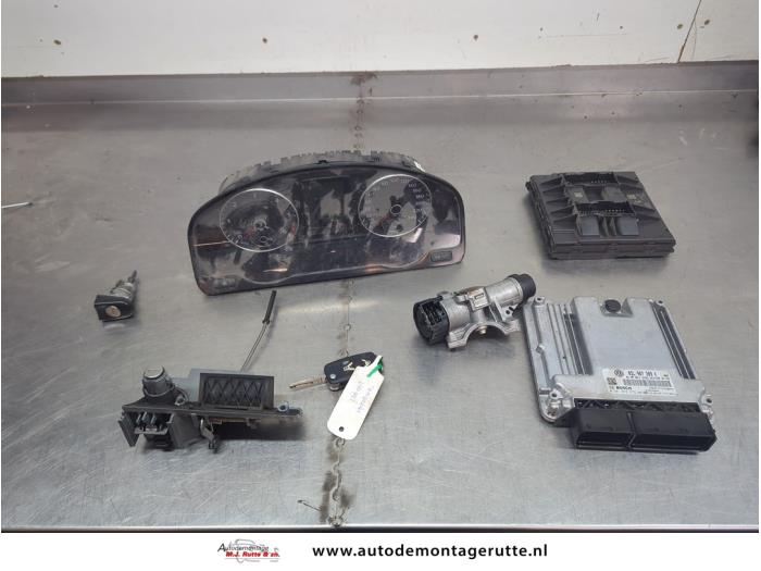 Gebruikte Kontaktslot + computer Volkswagen Transporter T5 2.0 TDI DRF Prijs € 275,00 Margeregeling aangeboden door Autodemontage M.J. Rutte B.V.