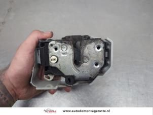 O205114 Gebruikte deurslot mechaniek 4deurs rechts-achter Fiat Bravo